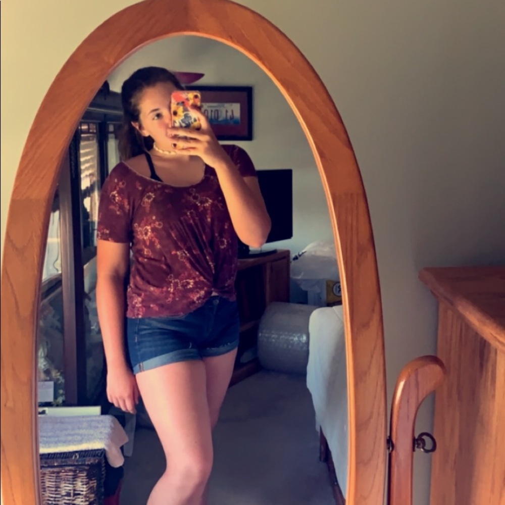 Meet your Posher, Caitlyn